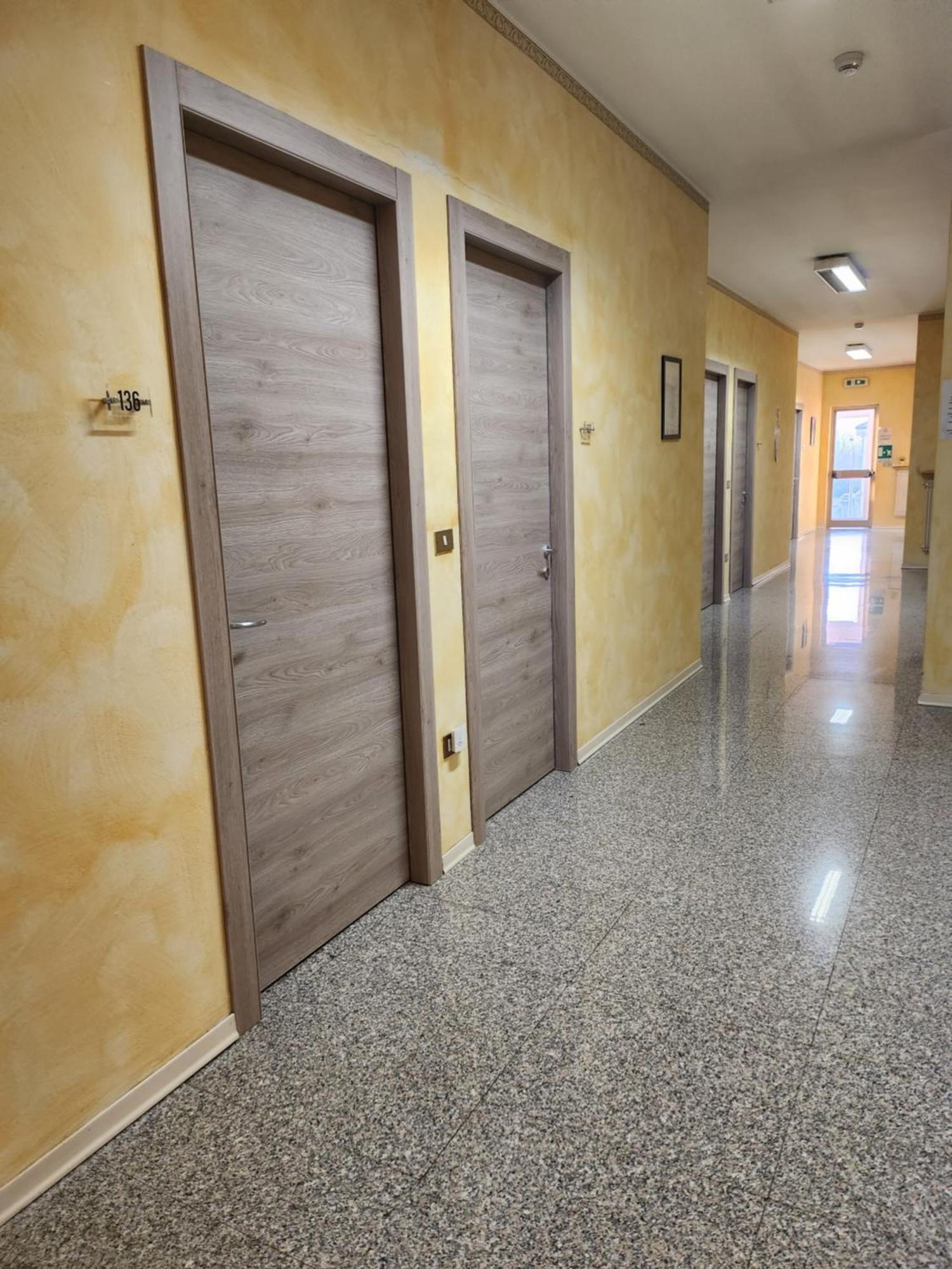 Hotel Route 9 Cadeo Bagian luar foto
